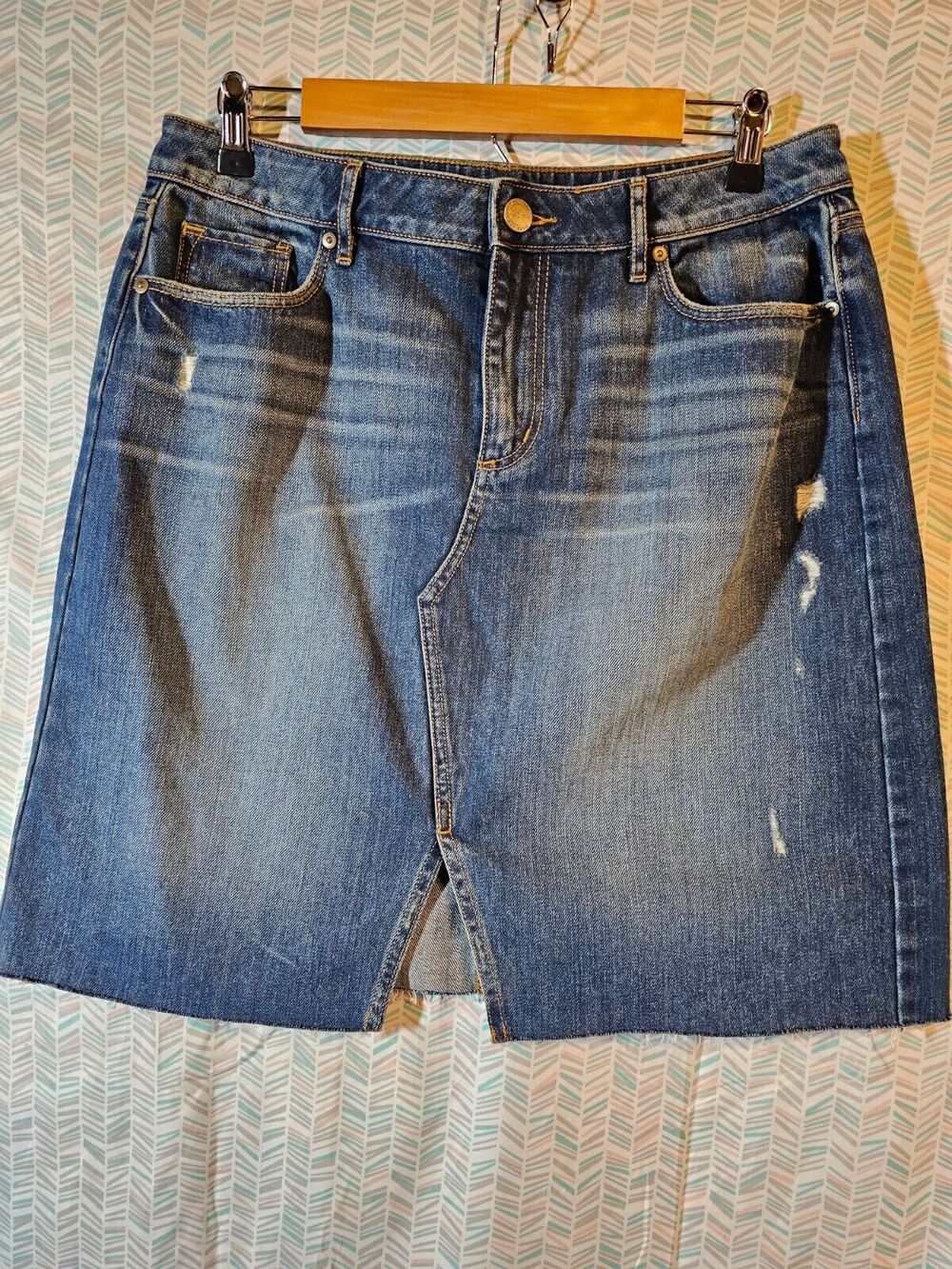 LOFT NWT Distressed Denim Jean Skirt Women’s Size 12 Y2K
